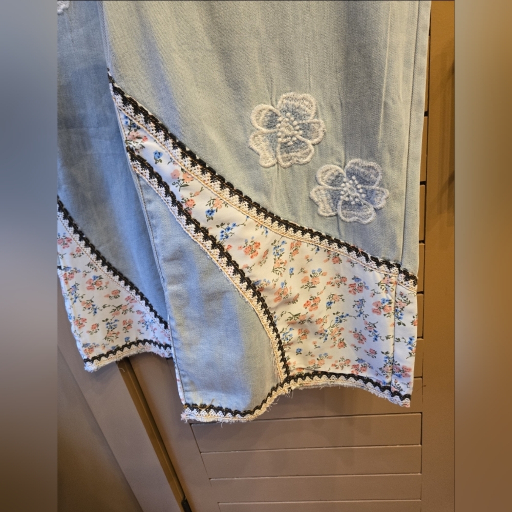 POL Alexa Floral Denim Pants size Small - Picture 7 of 11
